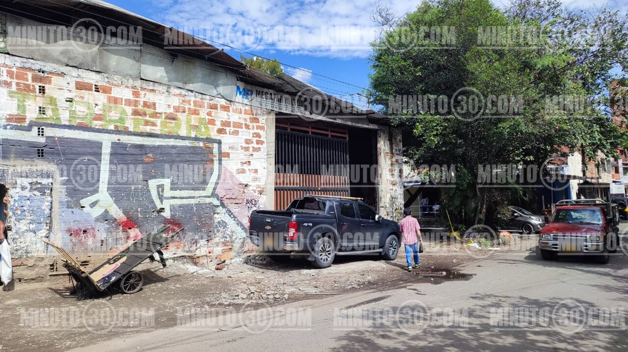 Hombre hallado muerto en una chatarrería en Medellín