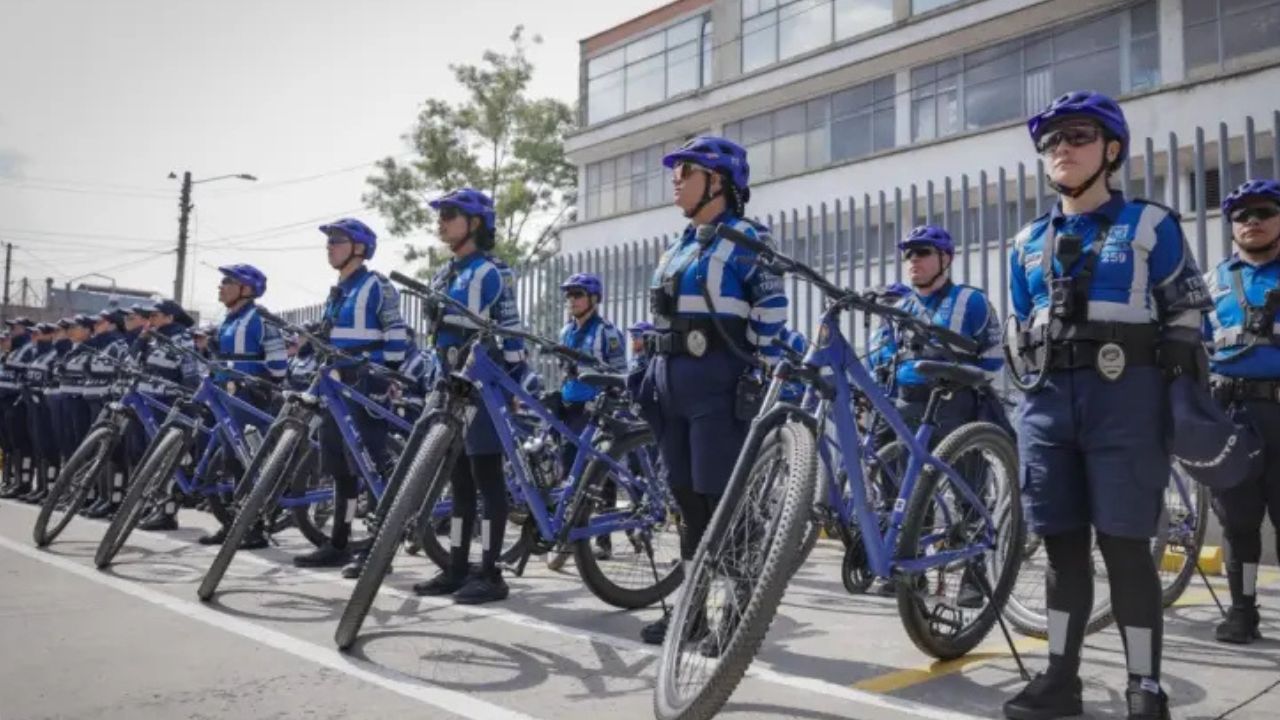Llegaron los ‘ciclagentes’: Bogotá mete mano dura en ciclorrutas ante caos de motos y obras
