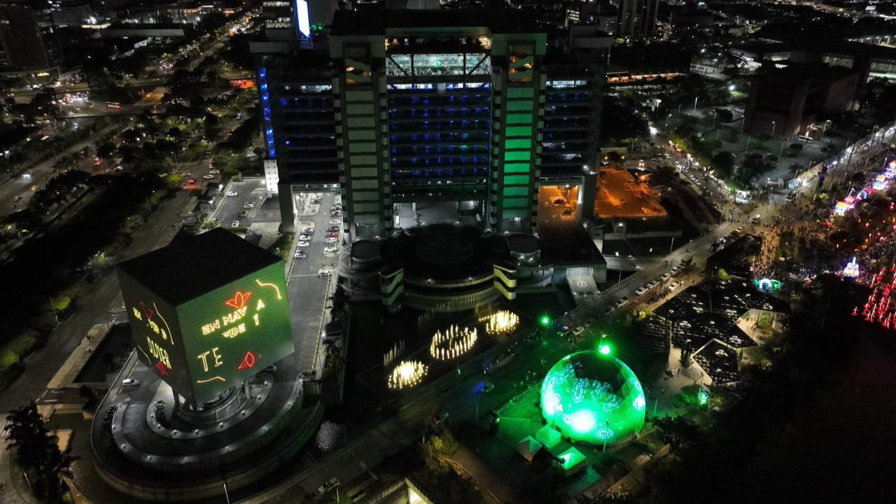 ocho millones de bombillas encendieron la Navidad