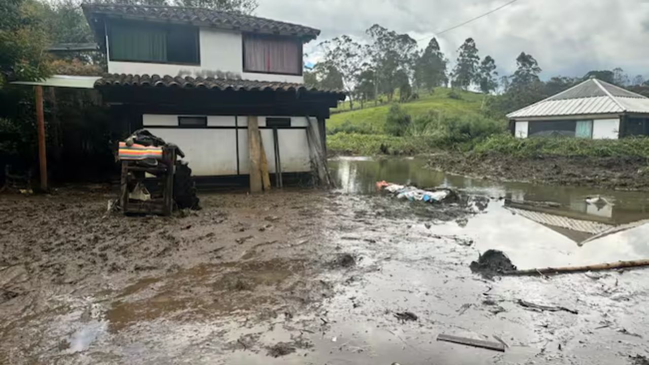 Creciente súbita inundó nueve viviendas en Rionegro: así fue la emergencia tras las fuertes lluvias