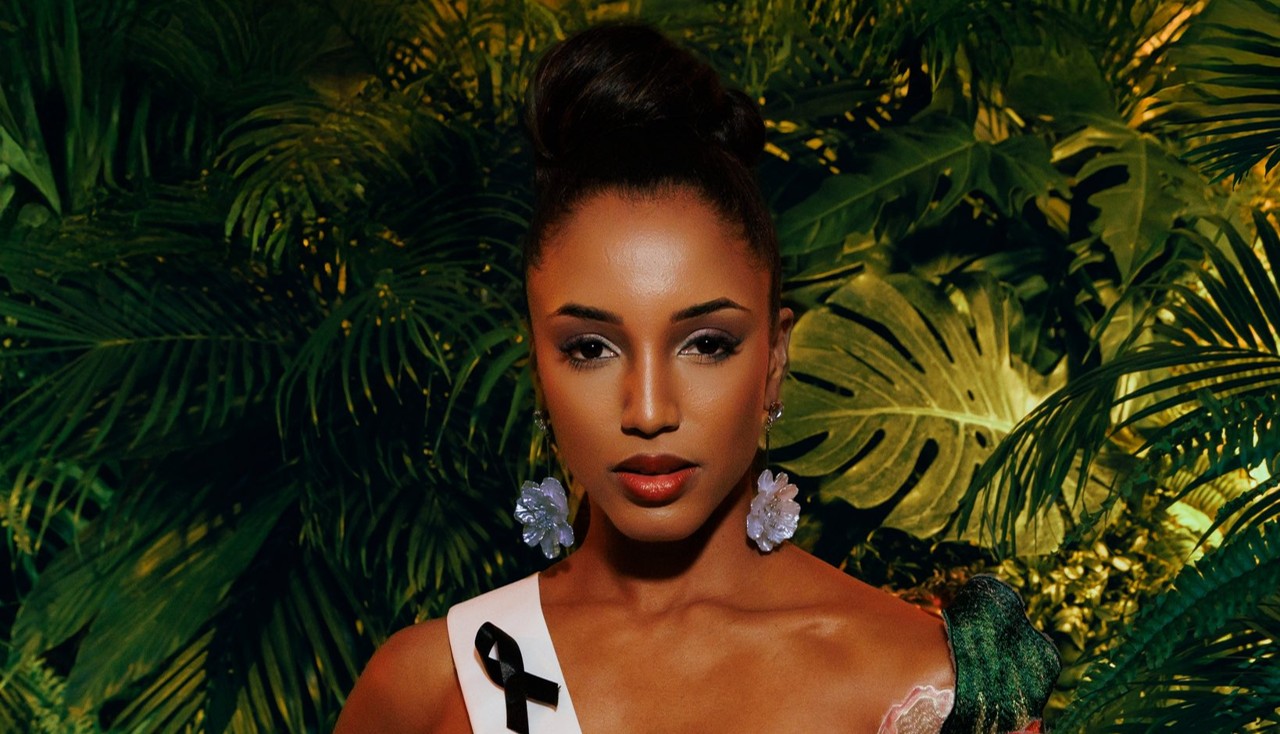 ¡La mamá de la reina lo confirma! La estadía de Miss Universe Jamaica en UCI será larga