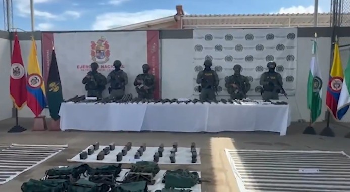 Le dieron duro a «Iván Mordisco» en Guaviare: 19 muertos, 3 menores recuperados y más de 50 explosivos incautados