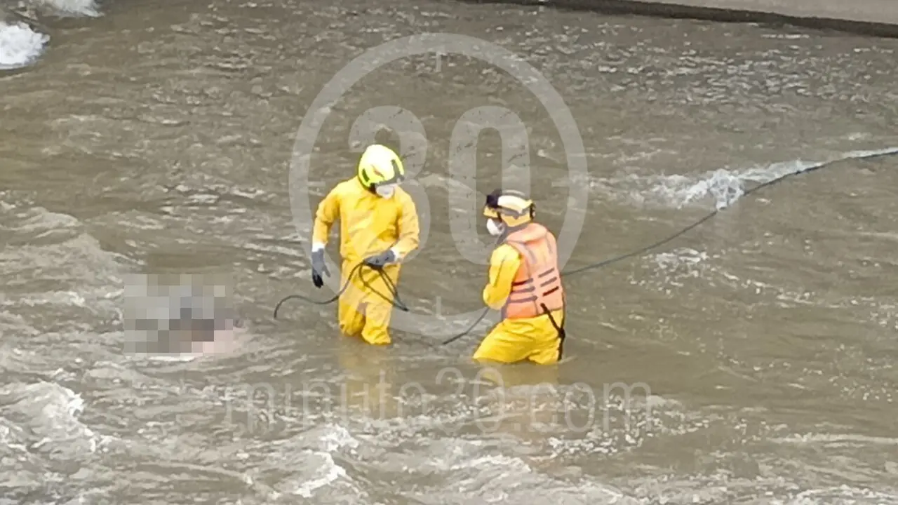 ¡Atención: iniciaron maniobras de rescate! Avistan cuerpo flotando en aguas del Río Medellín