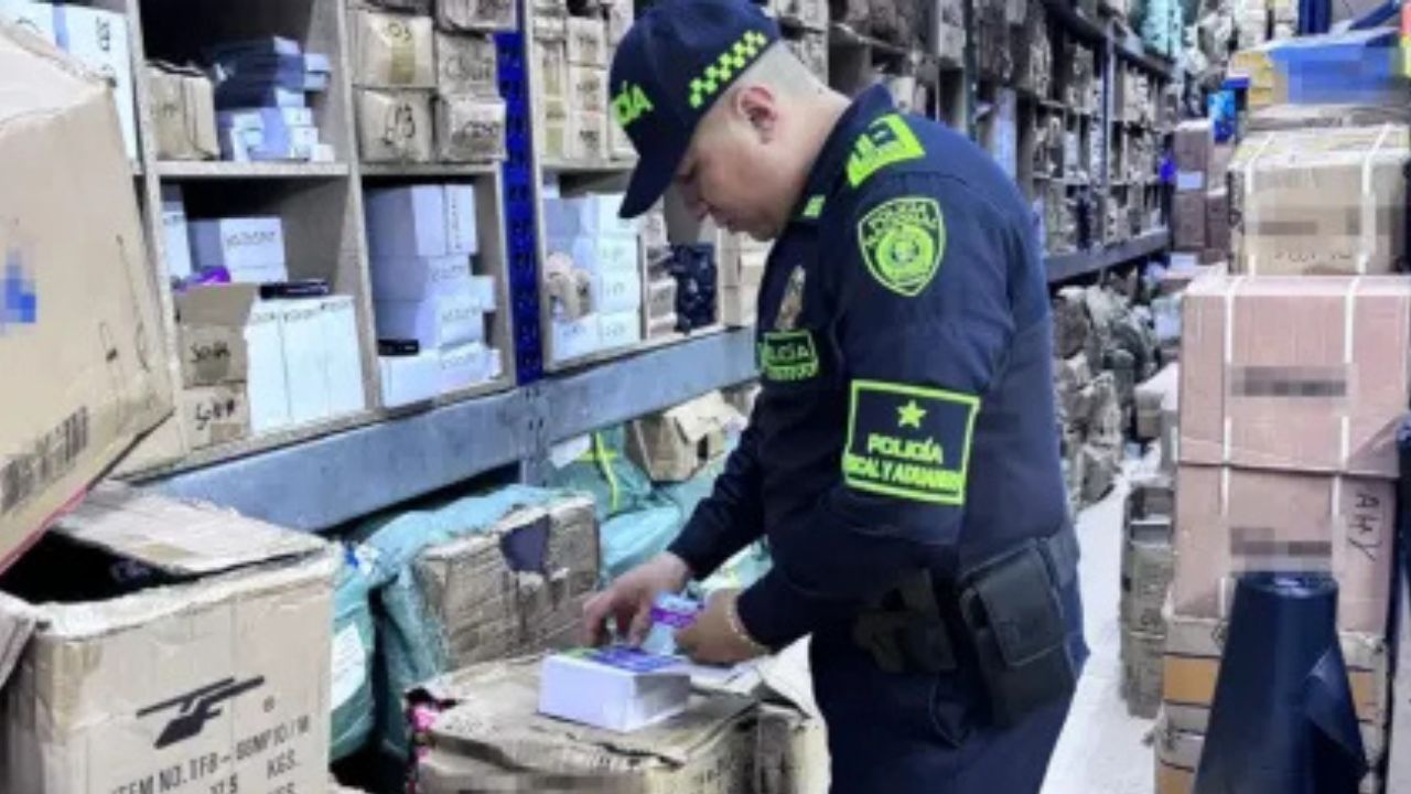 Megaoperativo en Medellín destapa bodega con más de 10 mil vapeadores ilegales y químicos tóxicos