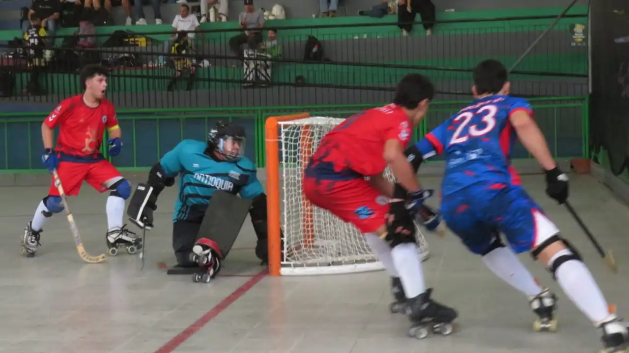 ¡Emocionante final! Superpatín y Corazonista dividen títulos en la Copa Antioquia de Hockey SP