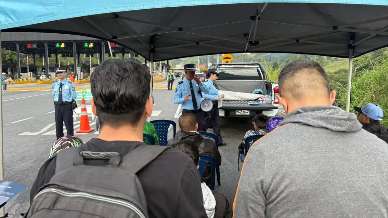 Medellín blinda sus vías en Navidad: 350 agentes de tránsito vigilarán los corredores principales