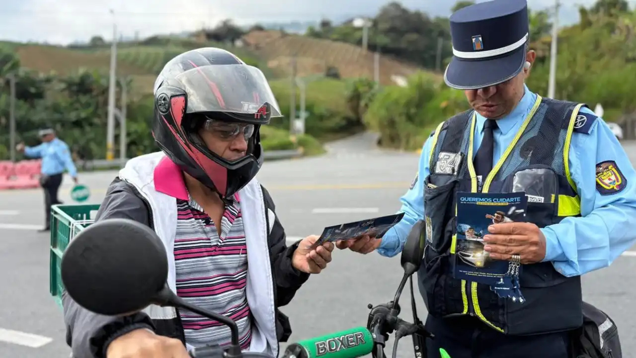 Medellín blinda sus vías en Navidad: 350 agentes de tránsito vigilarán los corredores principales