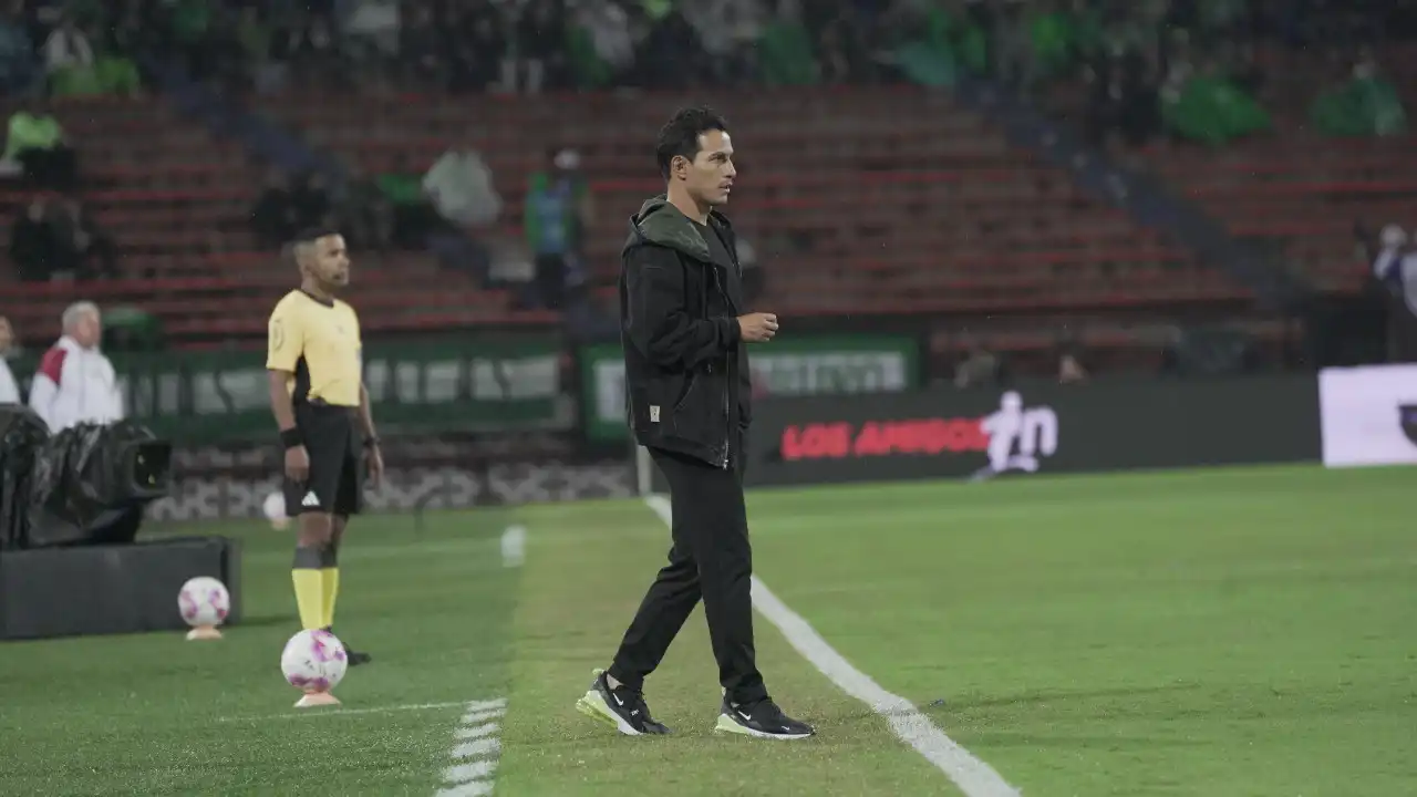¿Toda de Arias? El técnico de Atlético Nacional en el ojo del huracán tras caer contra Junior en el último minuto
