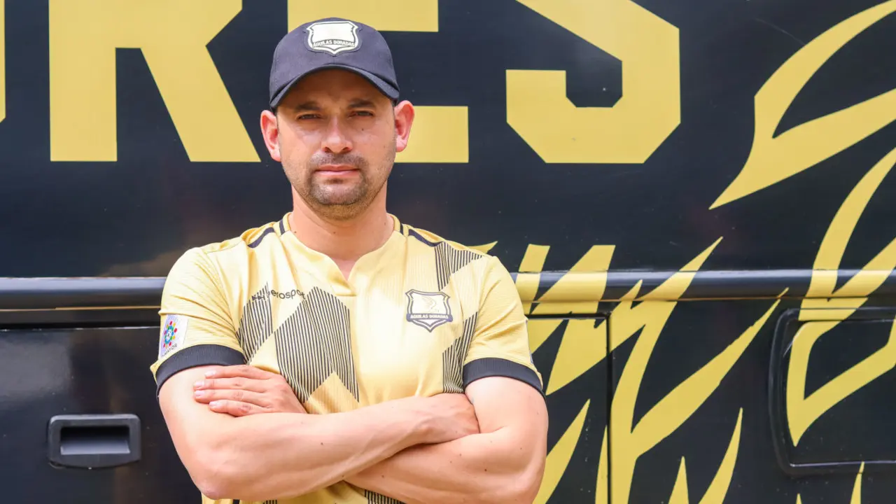 Juan David Niño asume el mando de Águilas Doradas con la mira puesta en la gloria