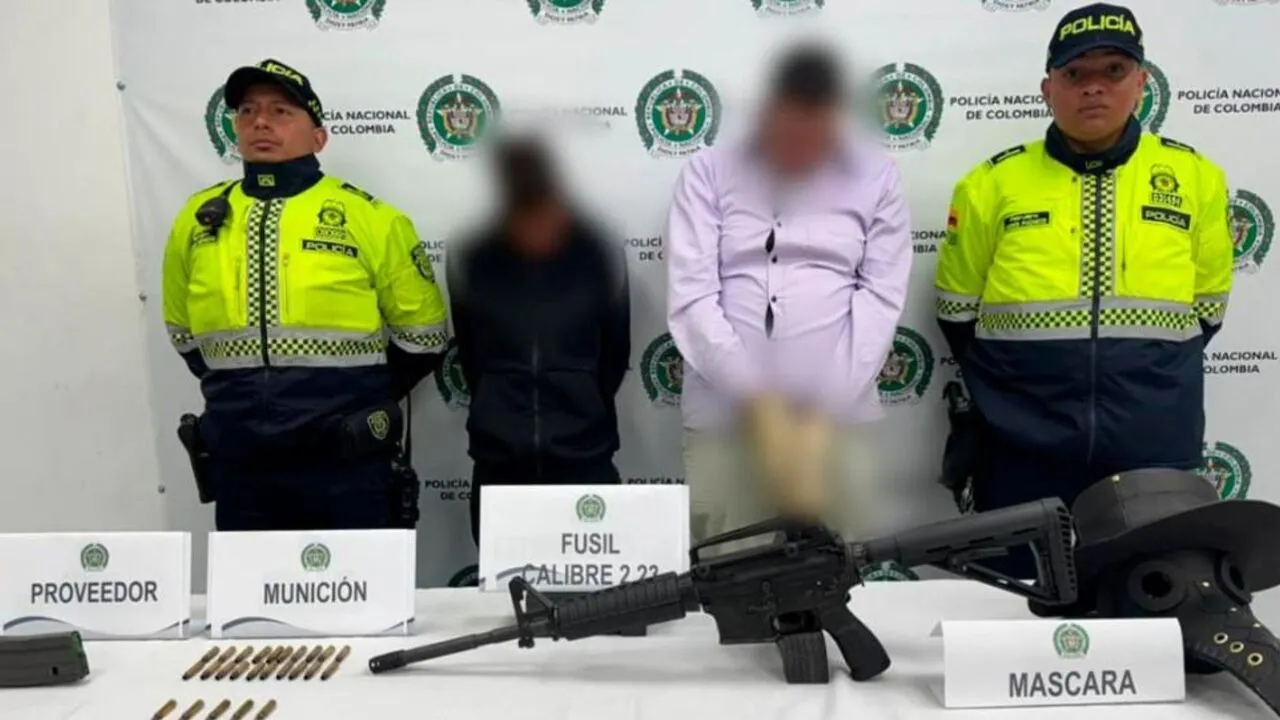 ¡Disparos al aire y persecución en Usaquén! Policía captura a hombre armado con un fusil en pleno barrio Canaima