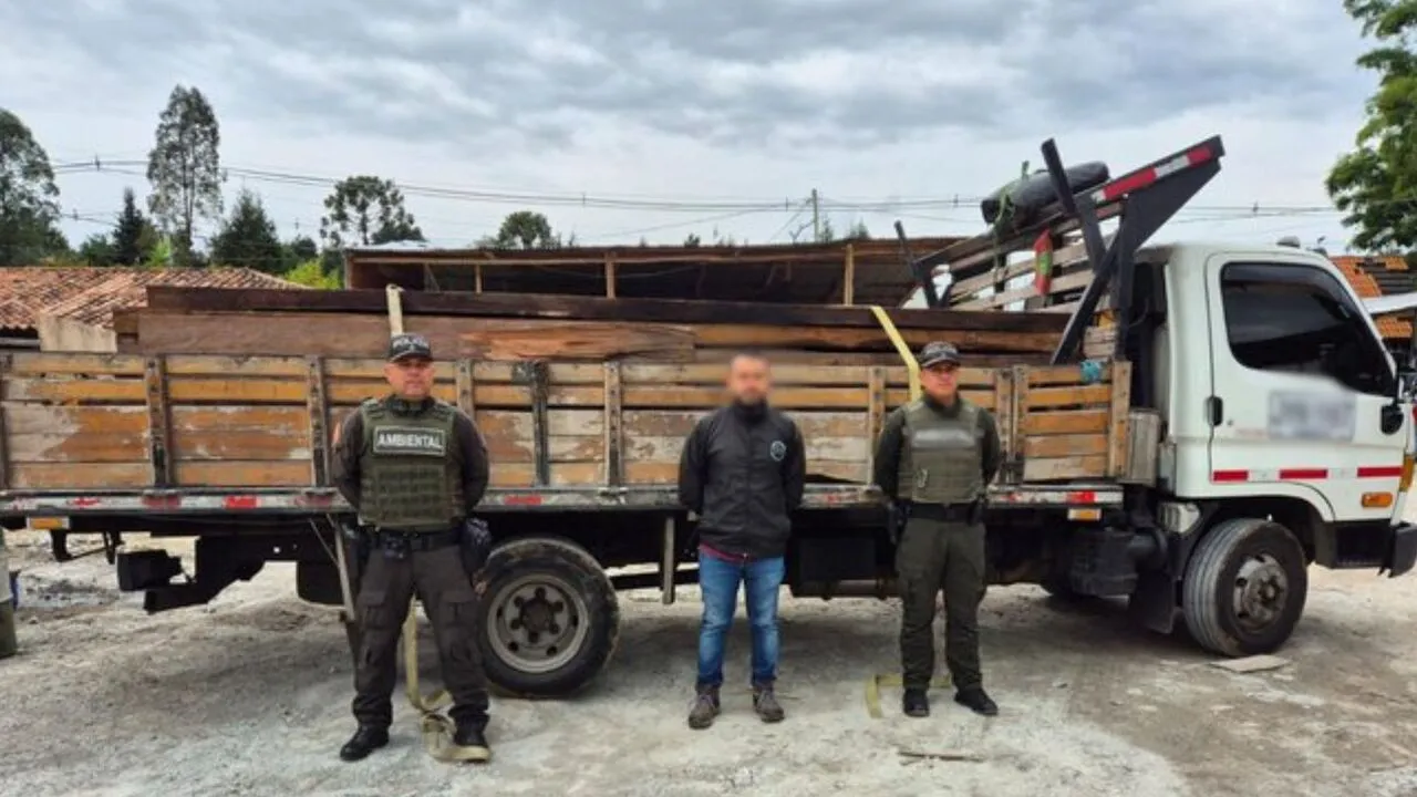 Cae en Medellín hombre con 41 kilos de pólvora, fulminantes y vainillas para hacer munición ilegal