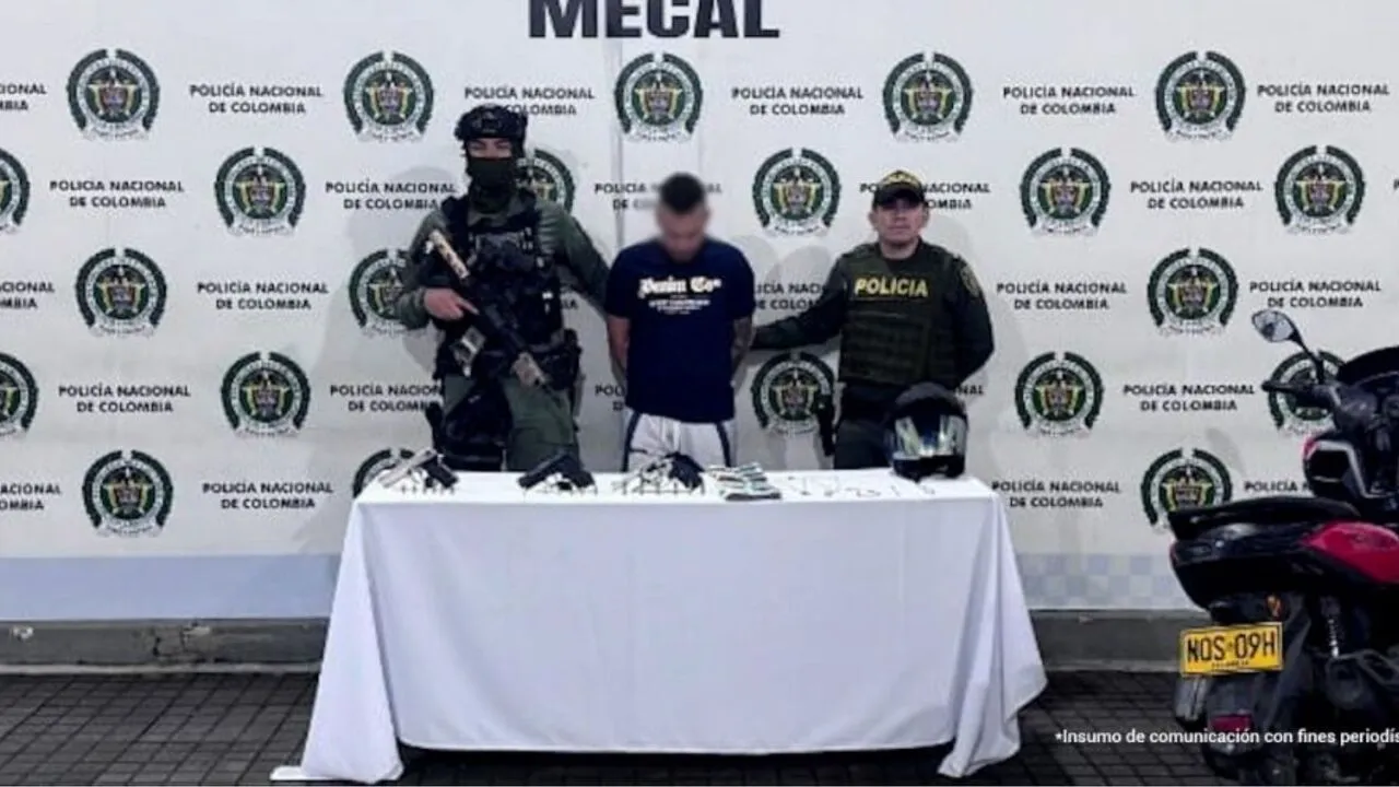 ¡Captura con sorpresa! Presunto ladrón en Cali cayo con tres armas munición y $50 millones en efectivo