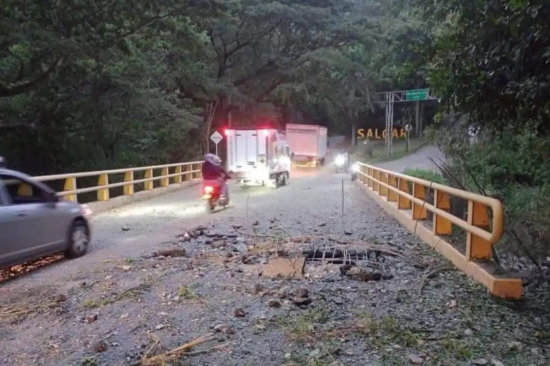 Detonación de un explosivo en un puente desata alarma en Salgar, Antioquia
