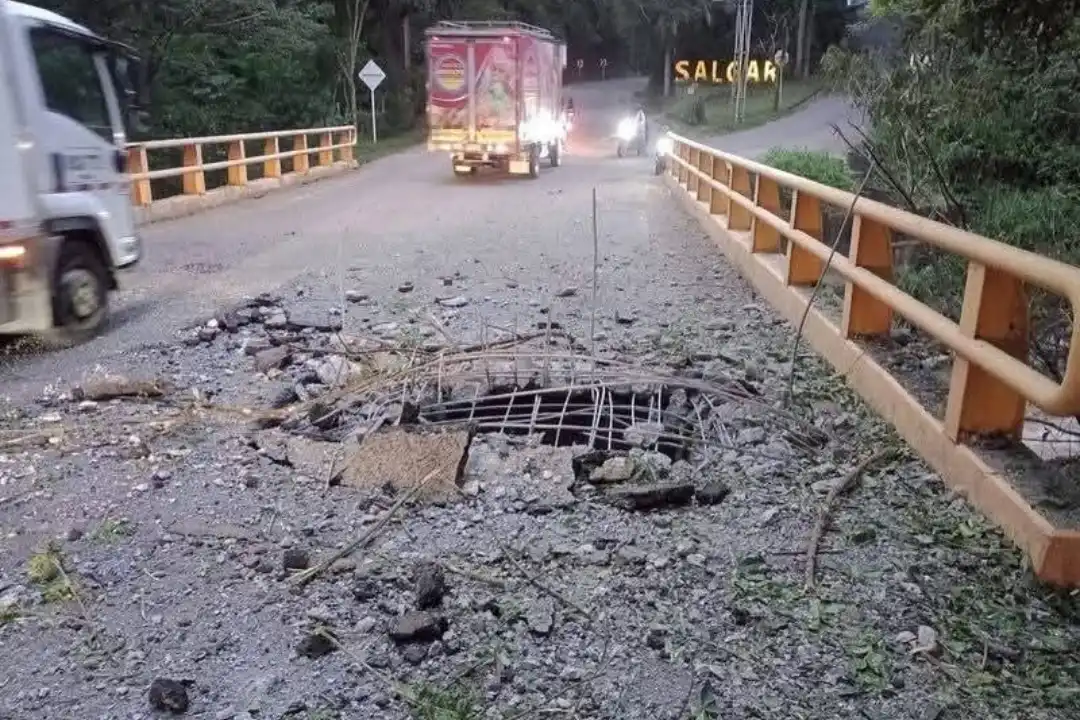 Detonación de un explosivo en un puente desata alarma en Salgar, Antioquia