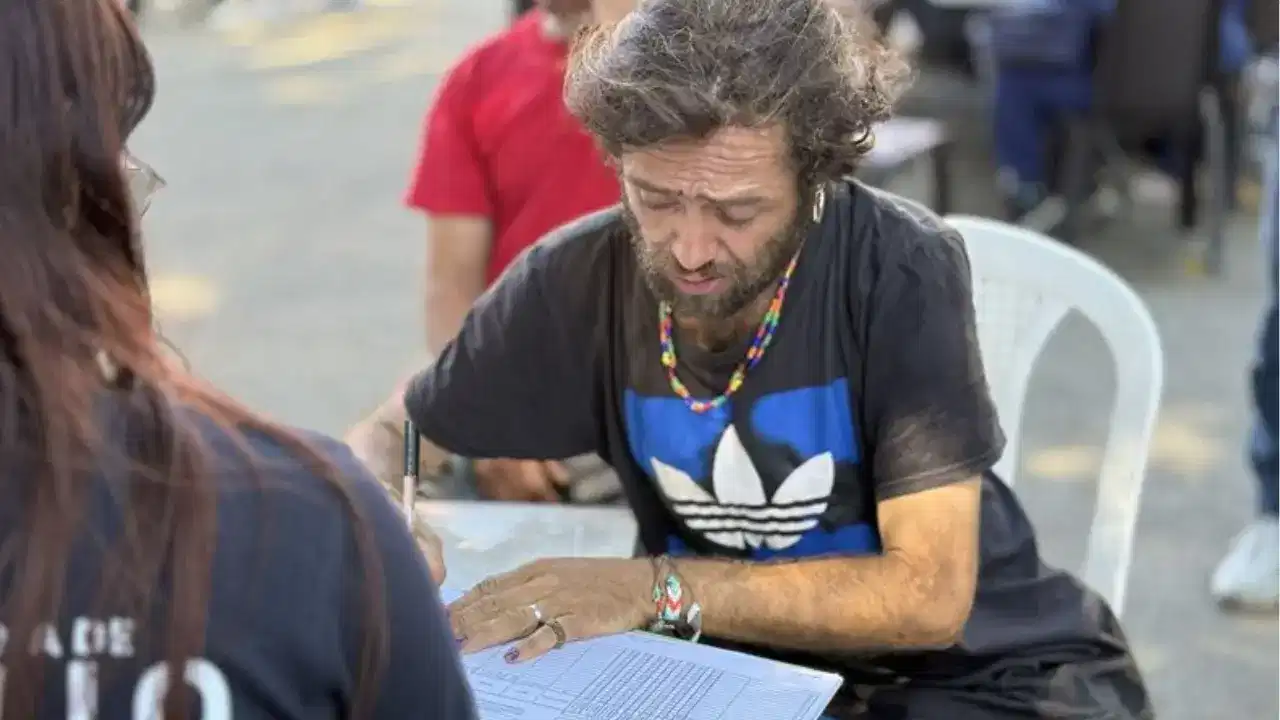 Aseo, alimentación y barbería gratis: así fue el Día del Habitante de Calle en Bello