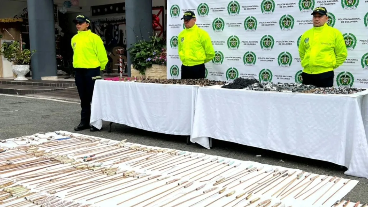 Operativo decembrino frena fábrica ilegal de pólvora en el Oriente antioqueño: más de mil artefactos incautados