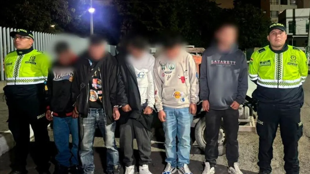 ¡Tiroteo y persecución! Capturan a cinco delincuentes tras robar una mezcladora de cemento en Bogotá