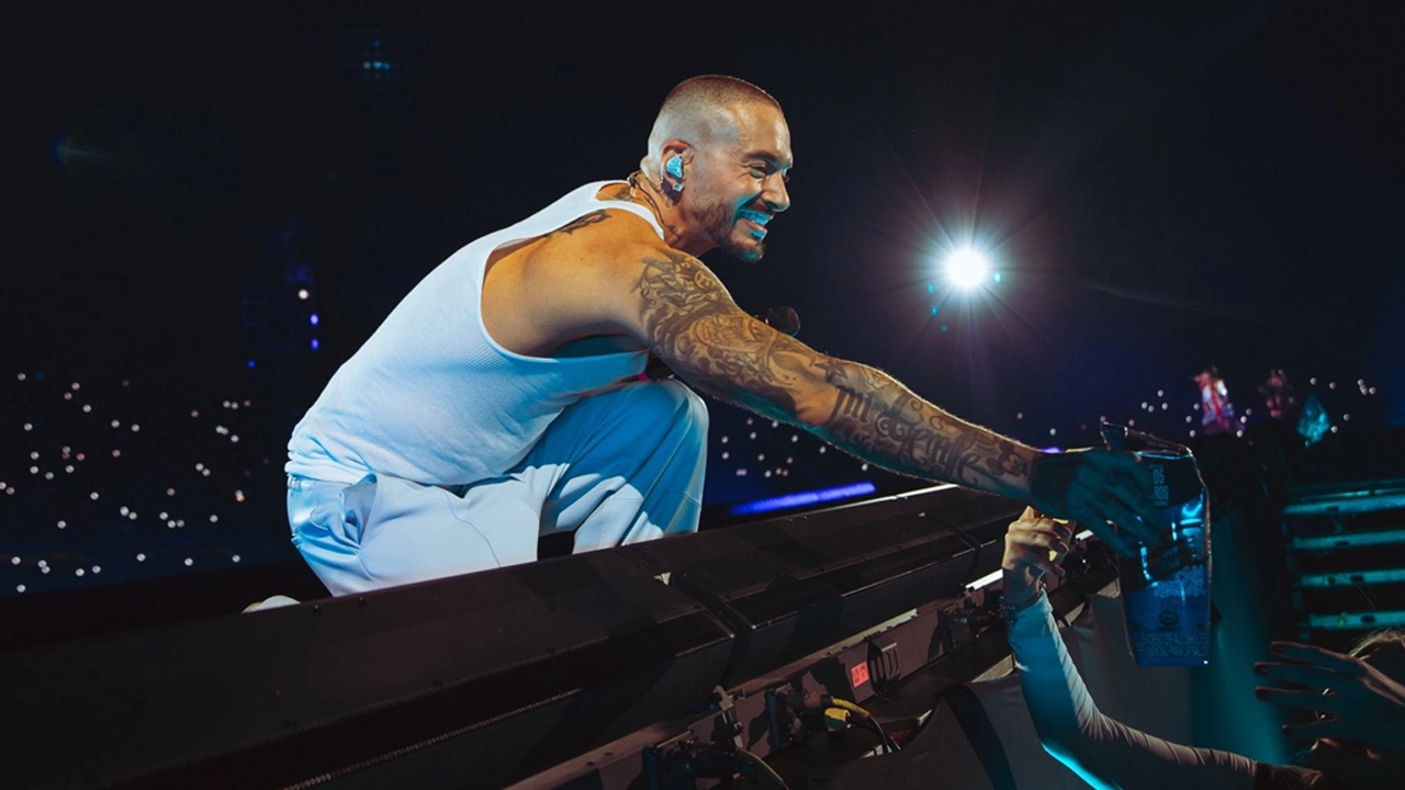J Balvin casi se muere en el concierto que hizo en Medellín un médico le dijo que le iba a dar un infarto