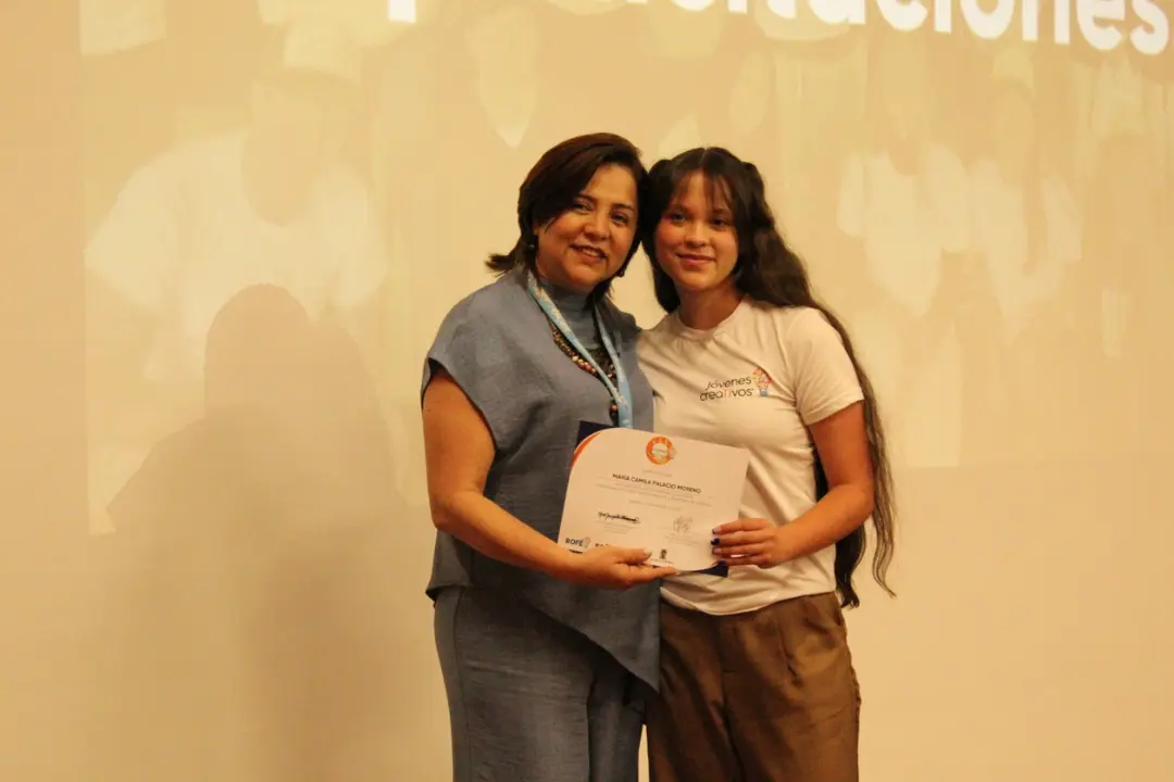 Más jóvenes de Medellín se forman en tecnología para transformar su futuro