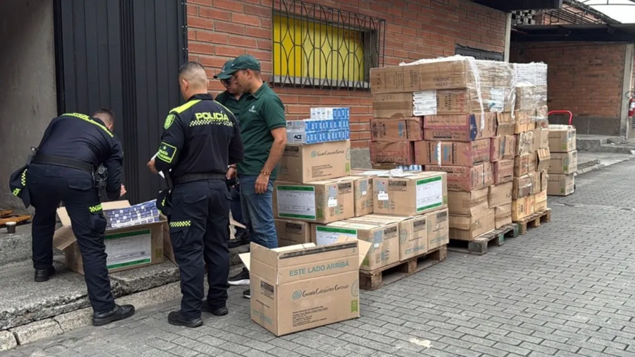 ¡Cifras récord contra la ilegalidad! Más de 150.000 cigarrillos y 5.000 licores fueron incautados en Antioquia durante 2025