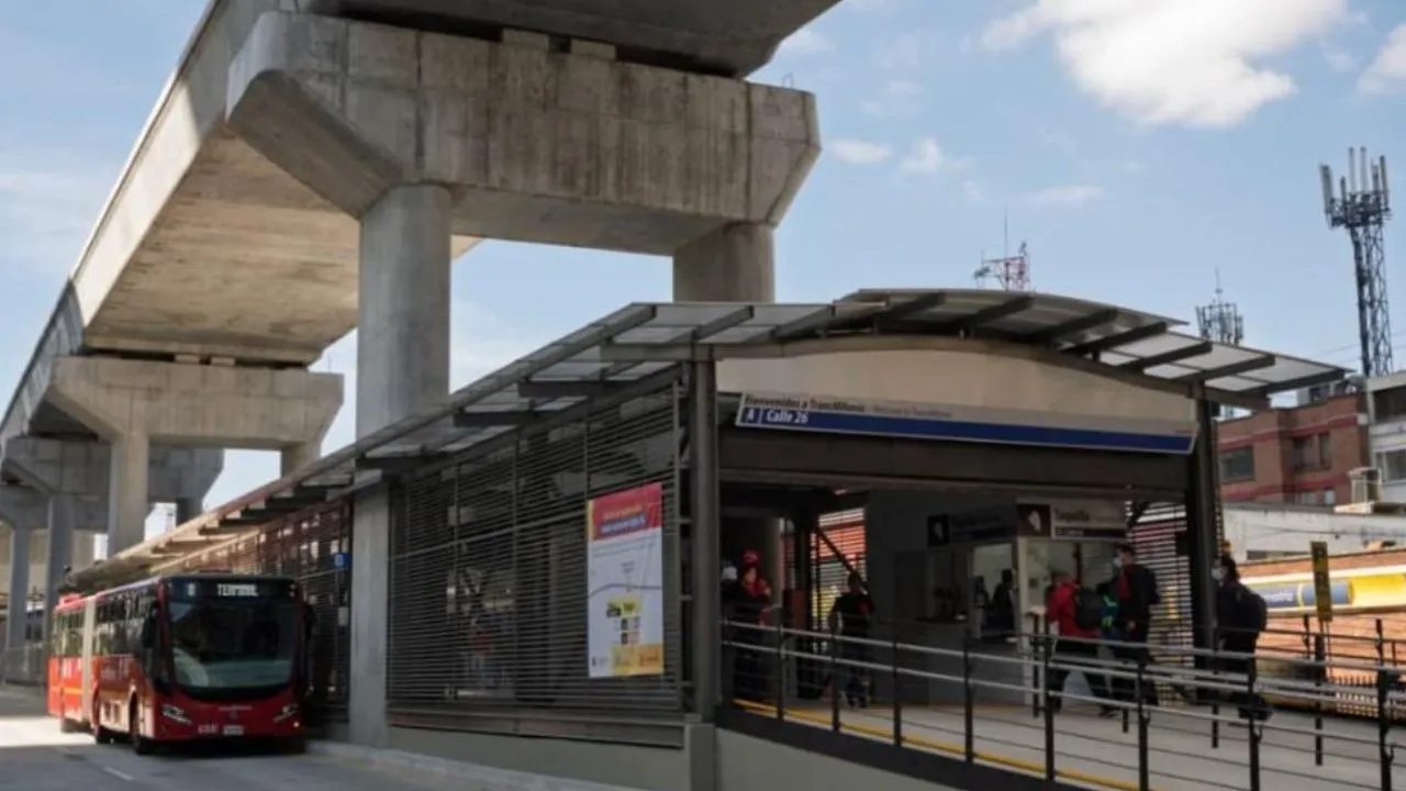 ¡Bogotá estrena estación! Comienza a operar el acceso norte de la Calle 26, integrada al viaducto del Metro