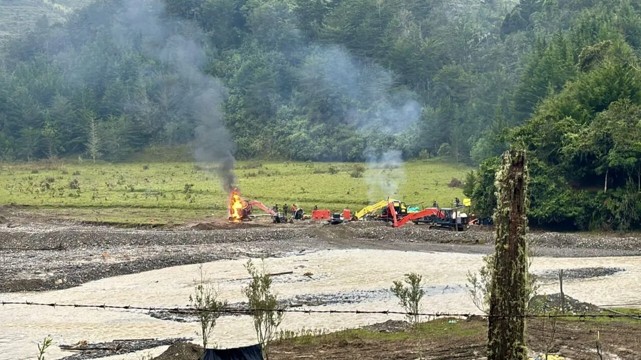 Combate entre Ejército y Clan del Golfo sacude Urrao durante operativo contra minería ilegal