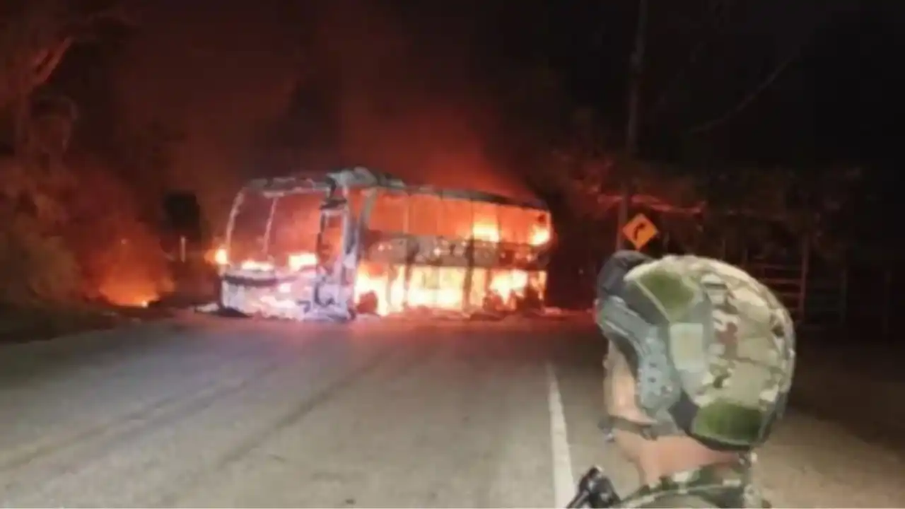 Paro armado del ELN golpea al gremio de transporte en Antioquia: pérdidas por 3 mil millones