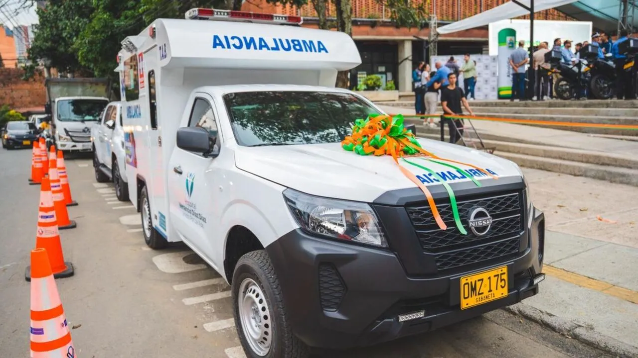 ¡Sabaneta estrena parque automotor! Nueva flota y dotación vehicular fortalecen la movilidad y atención médica en el municipio