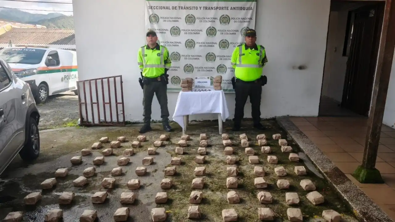 Tránsito de Antioquia evita catástrofe: confiscaron más de 400 kilos de pólvora