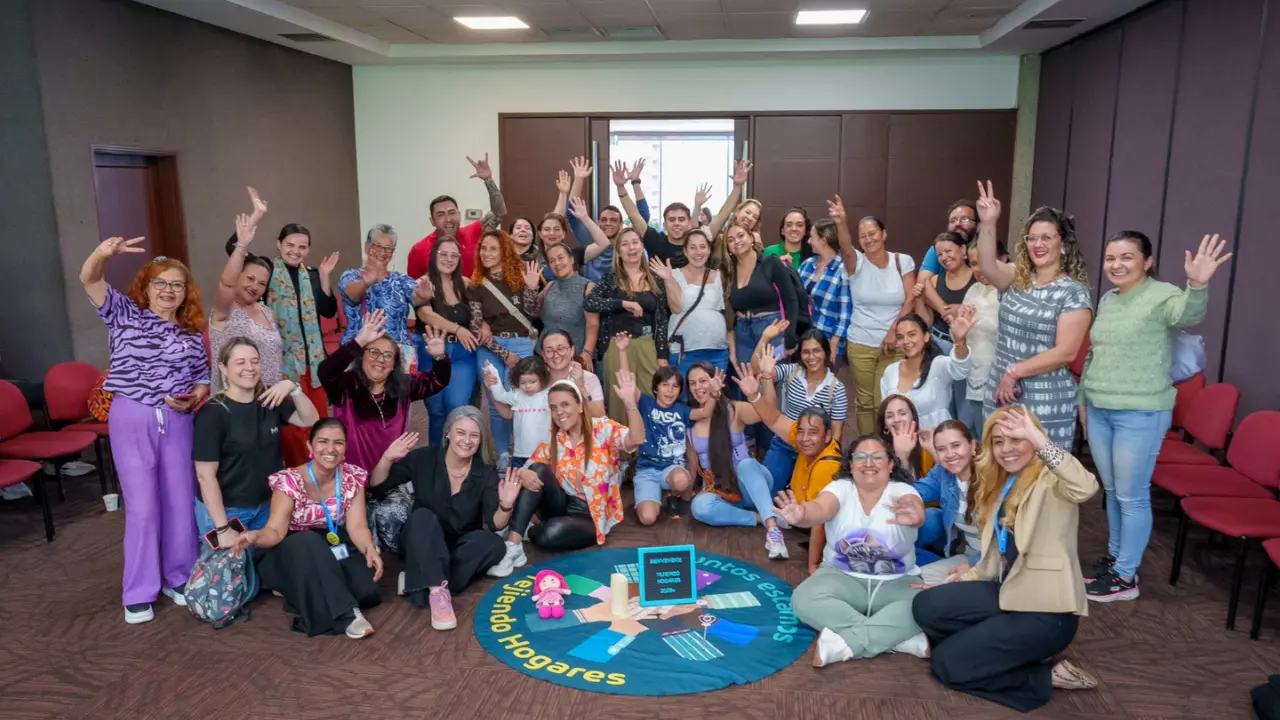 Tejiendo Hogares acompañó a 120 mil familias en Medellín