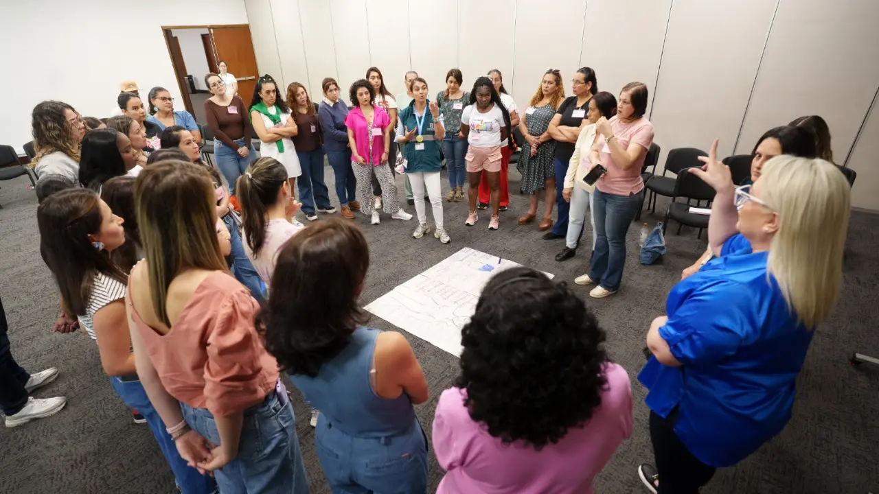 Tejiendo Hogares acompañó a 120 mil familias en Medellín