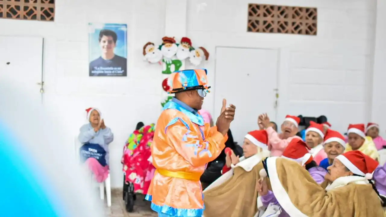 'Tejiendo Hogares con Amor' benefició a niños y adultos mayores durante Navidad en Medellín