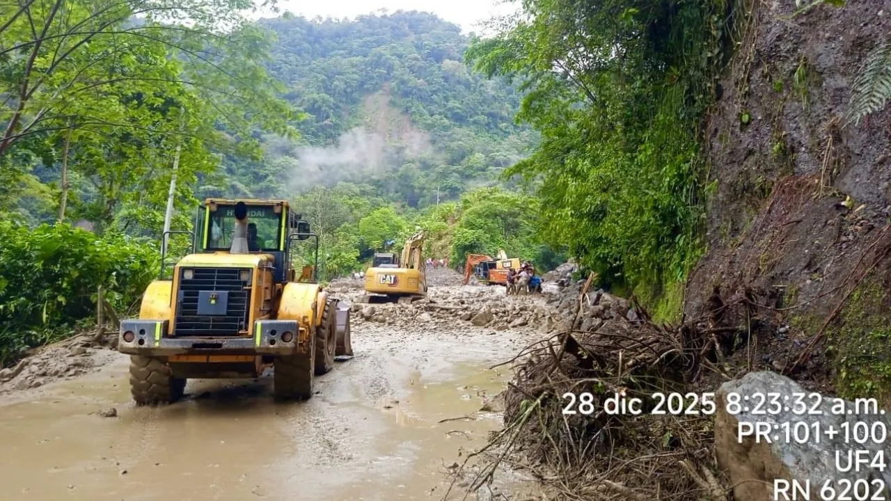 ¡Atención viajeros! Lluvias retrasan la reapertura de la vía Medellín–Urabá: continúan los trabajos de remoción