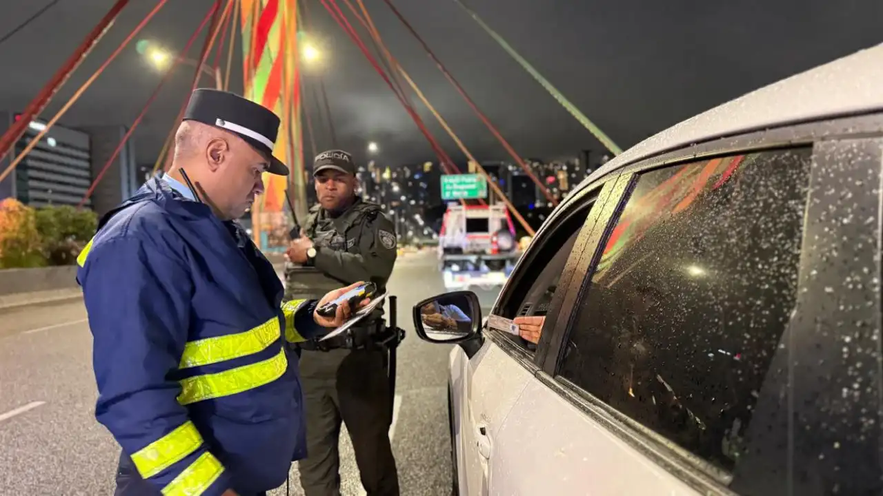 Primeros comparendos de diciembre: controles viales dejan 252 multas y 97 inmovilizaciones en Medellín