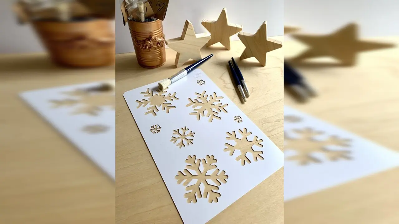 ¡Creatividad en casa! Hoy es el día perfecto para hacer copos de nieve recortables con los niños