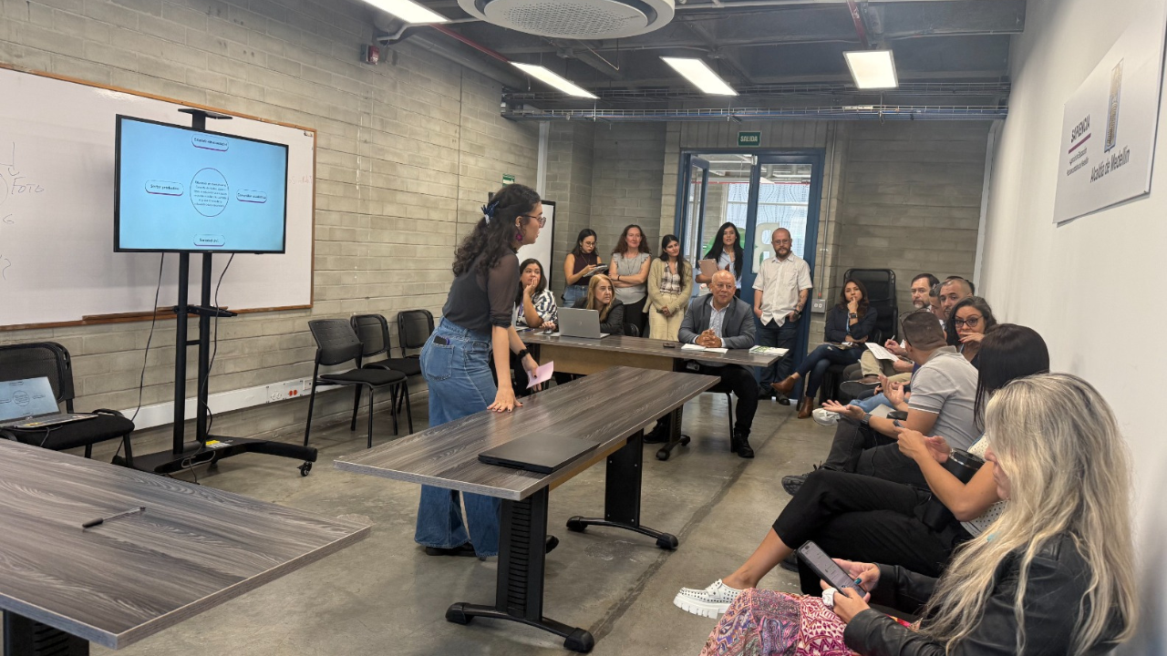 Así se está decidiendo la educación postsecundaria en Medellín: 13 mesas ciudadanas en marcha