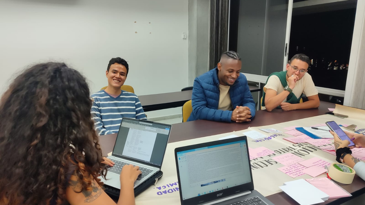 Así se está decidiendo la educación postsecundaria en Medellín: 13 mesas ciudadanas en marcha