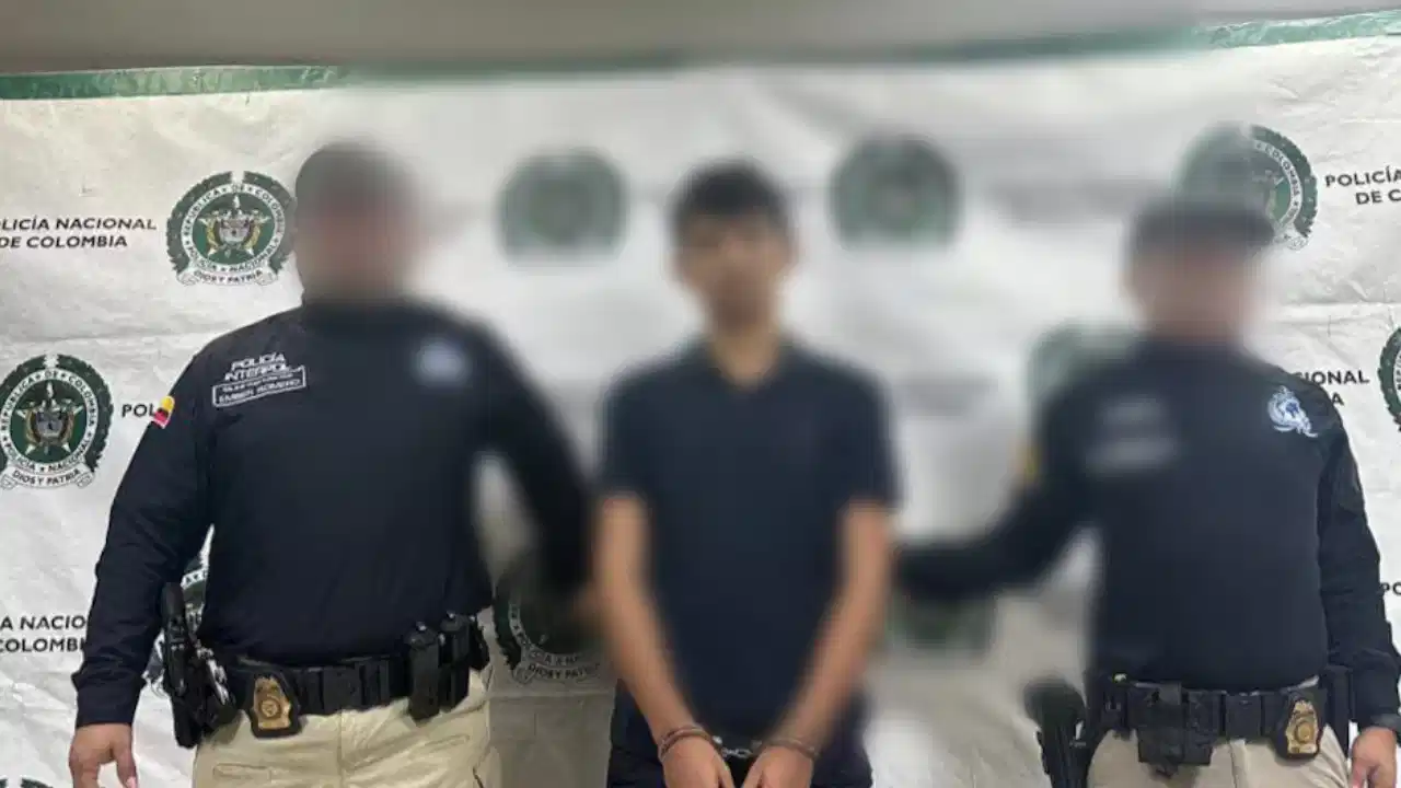 Extraditan a joven sospechoso principal en grupo terrorista