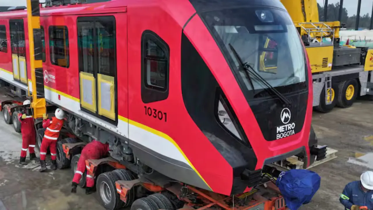 ¡Histórico! Metro de Bogotá cobra vida: Rieles ya tienen energía y el primer tren rodará en Navidad