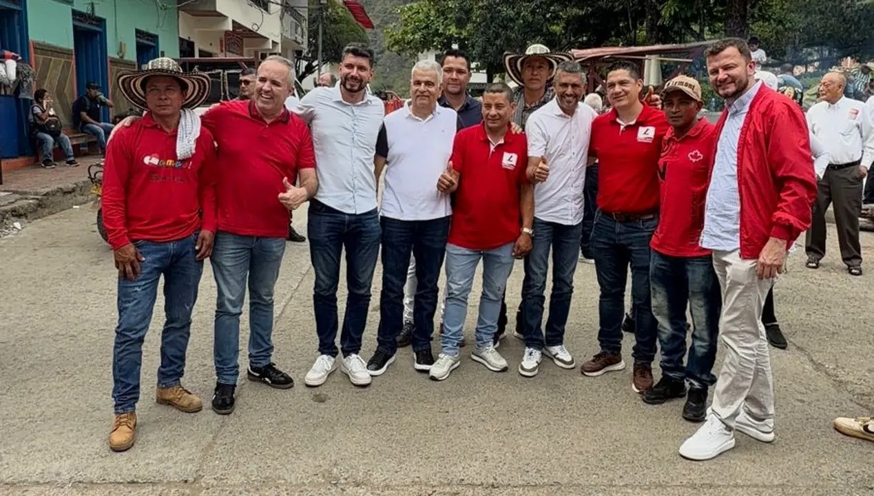 liberales de envigado apoyan a Santi Montoya y Camilo Gómez