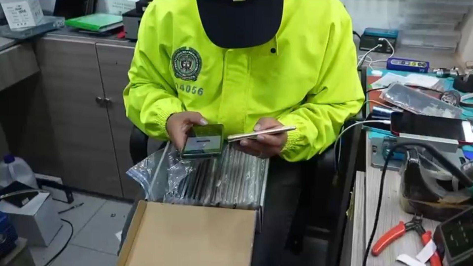 ¡Cayó la caleta! 24 celulares recuperados y locales intervenidos en ofensiva contra el hurto en Bogotá