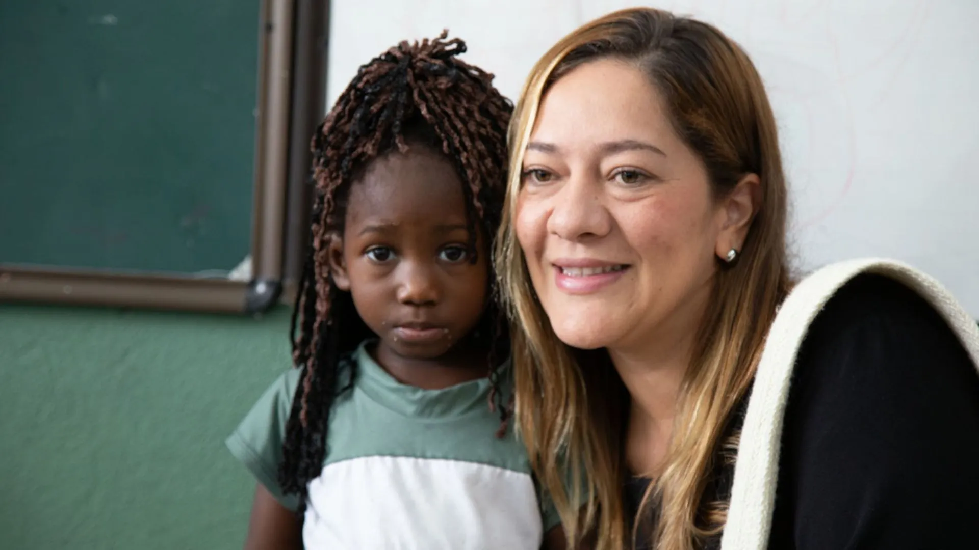 ¡A estudiar se dijo! Medellín abre 1.850 cupos para mujeres que quieran culminar sus estudios