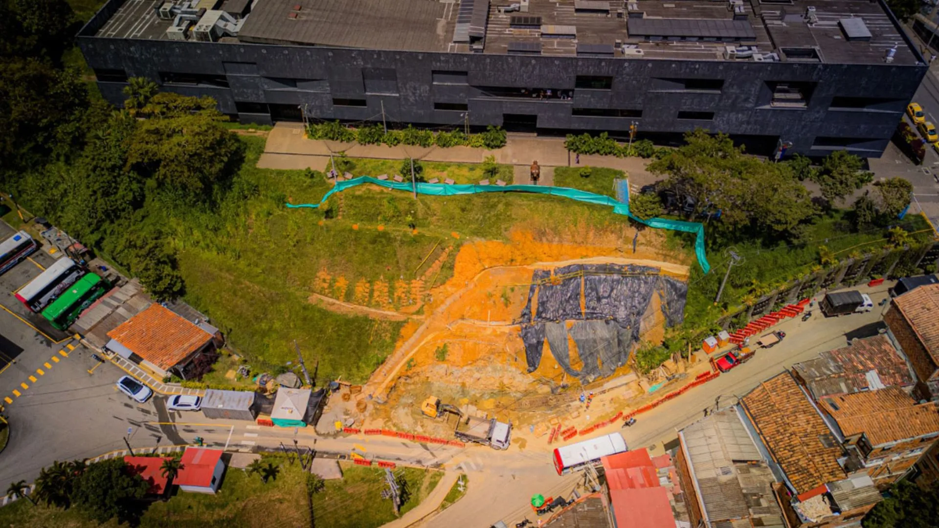 ¡Medellín se levanta tras las lluvias! La ciudad estabiliza los puntos más afectados y refuerza la seguridad vial