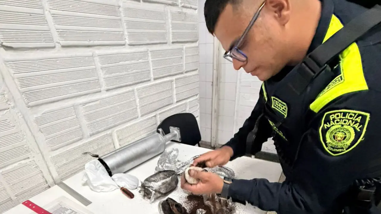 ¡Se le dañó el 'escape'! Lo pillaron en la Terminal del Sur con 800 gramos de base de coca