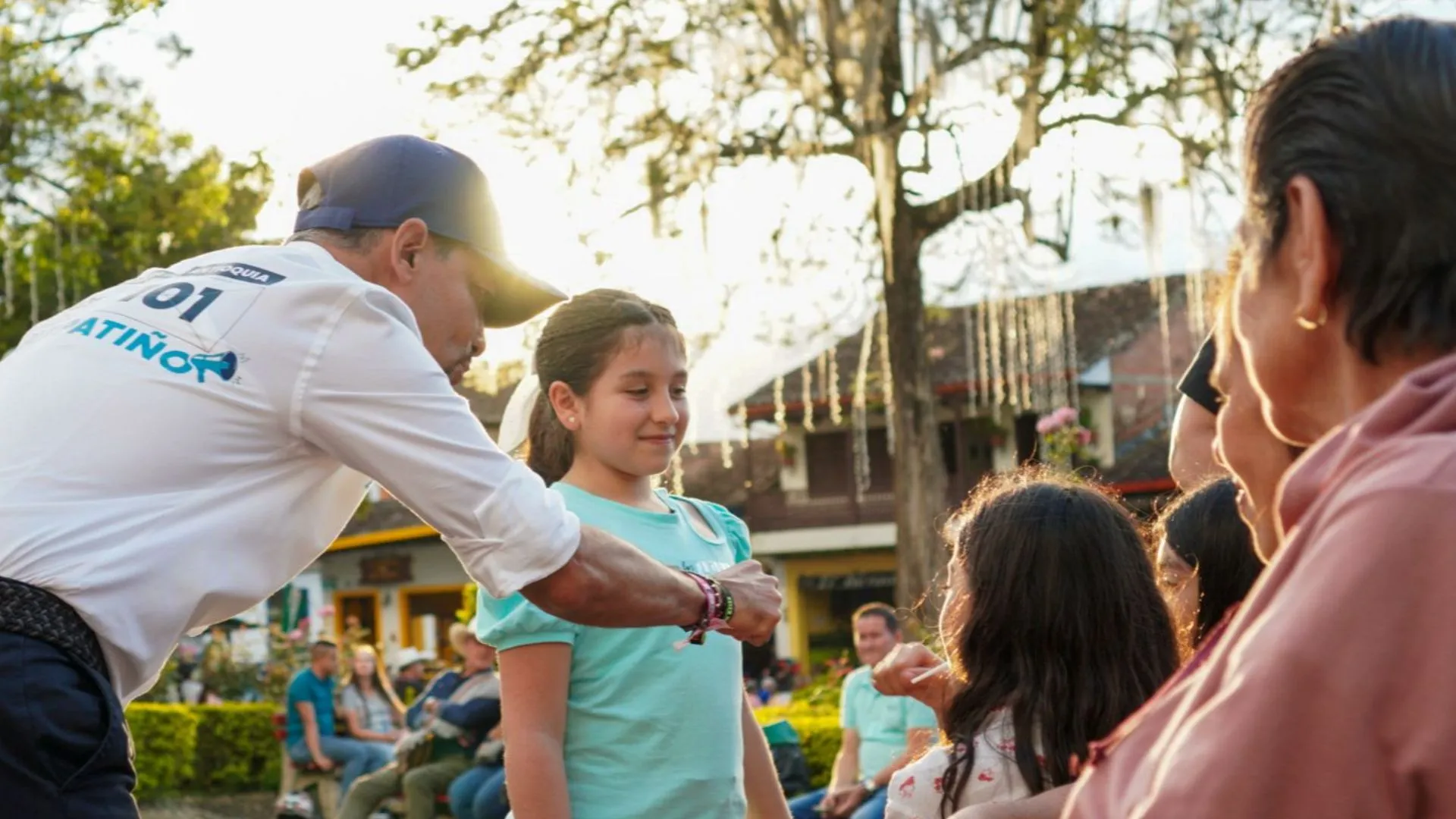 ¡Sin descanso! Luis Guillermo Patiño recorrió el Suroeste antioqueño impulsando educación, seguridad y cercanía con la ciudadanía