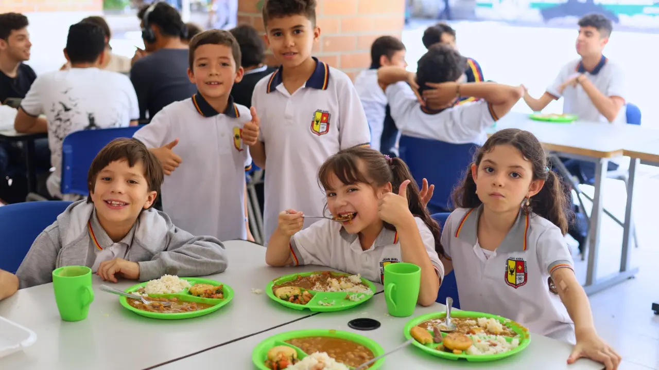 Mejoras nutricionales y calidad técnica: Medellín amplía cobertura del PAE