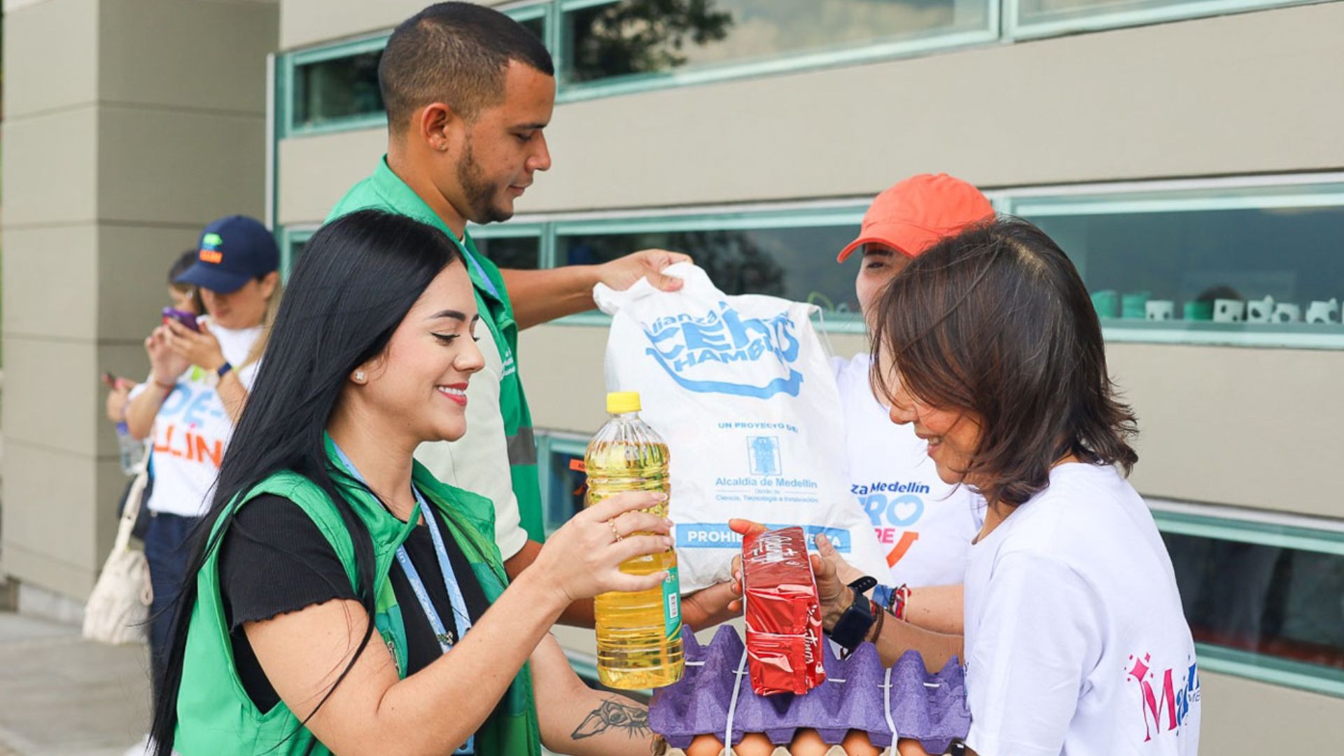 ¡Bonos, paquetes y apoyo rural! Más de 45.000 familias se beneficiaron de la Alianza Medellín Cero Hambre en 2025