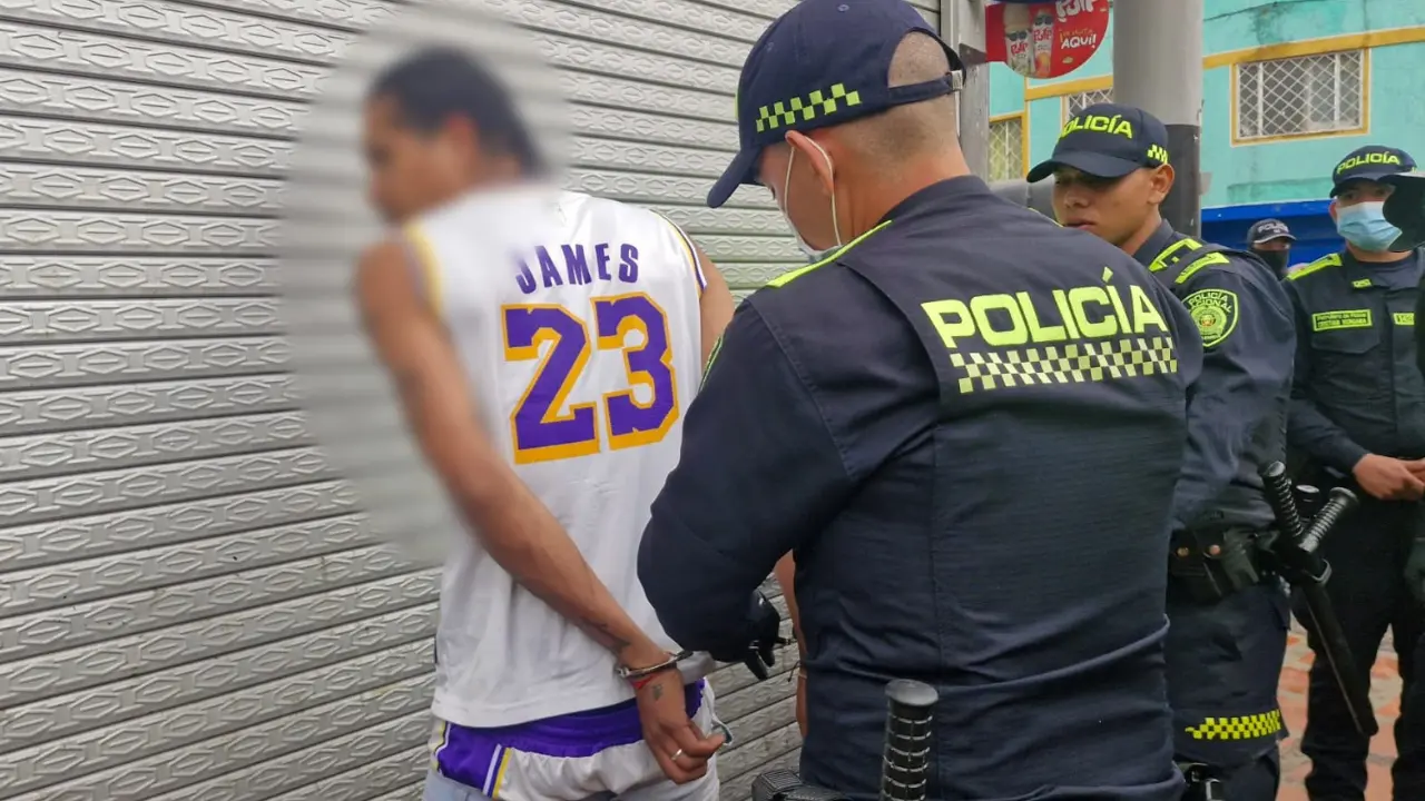 Megaoperativo en el barrio Santa Fe de Bogotá deja cuatro capturados tras atentado con granada