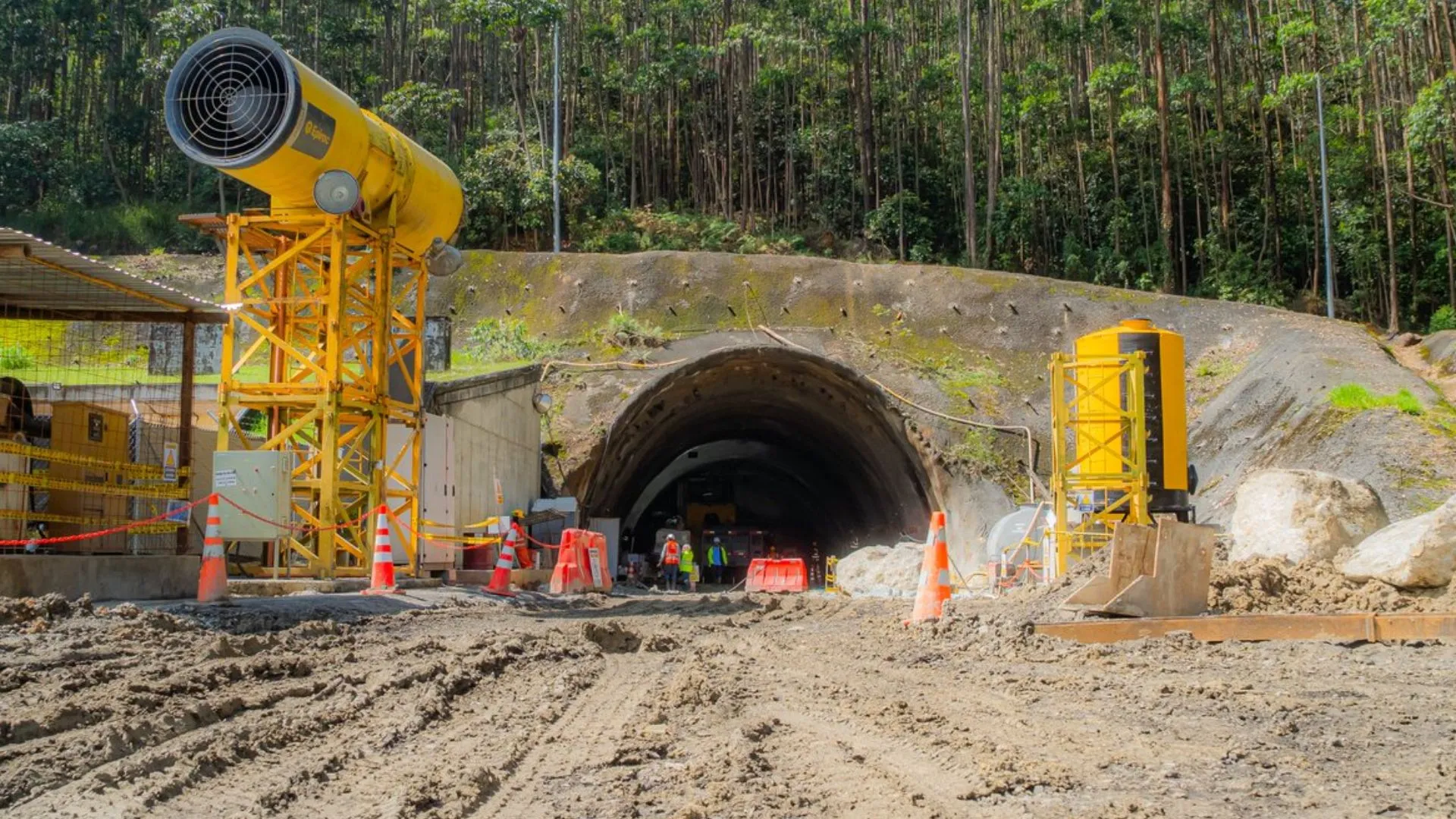 Con maquinaria y detonaciones controladas, arranca la excavación del túnel Seminario 2 en el Túnel de Oriente