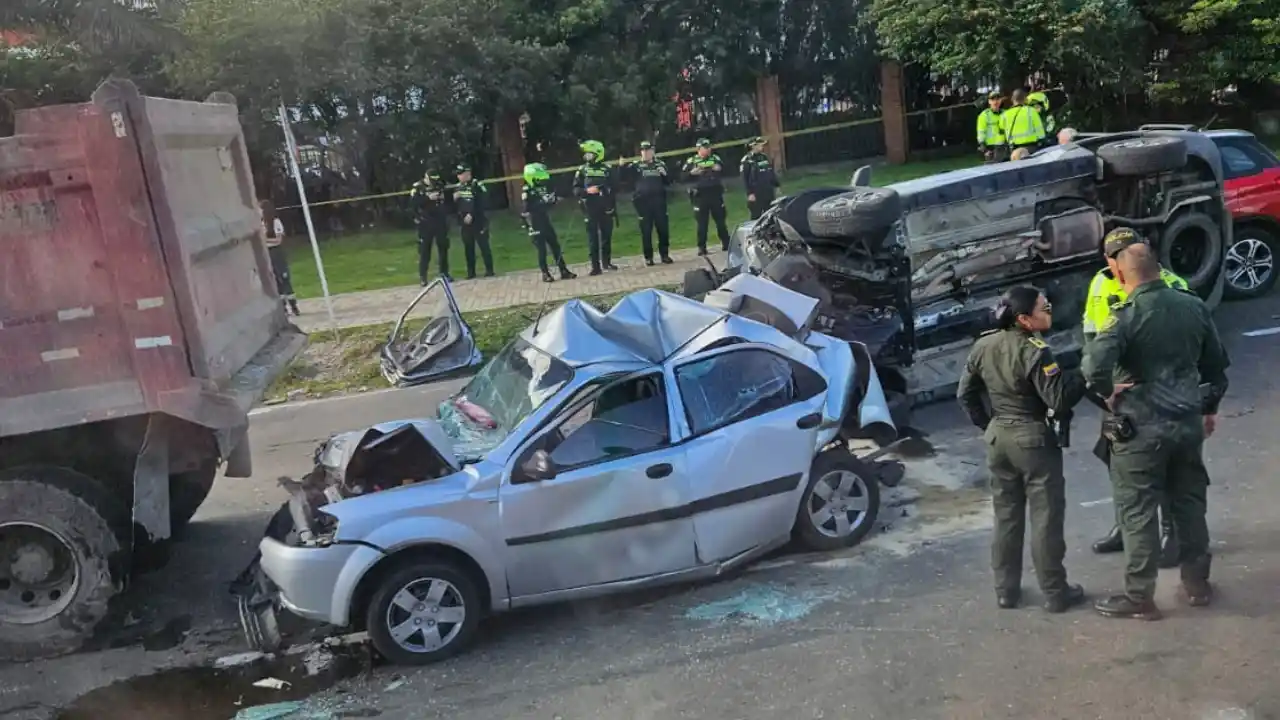 Revelan video del atraco que desató persecución y choque múltiple con tres muertos en Bogotá